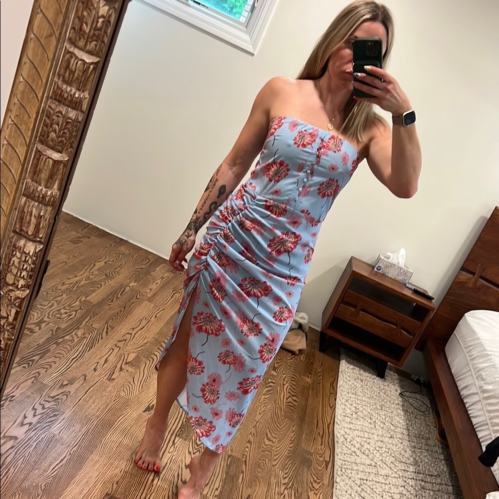 * NEVER WORN OUT * Floral Strapless Dress in Blue and Red